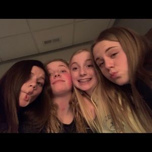 Meet your Posher, Evelyn